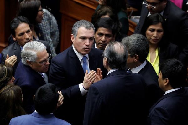 Presidente de Perú se encamina a disolver el Congreso - Mundo - ABC Color