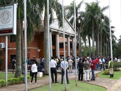 UNA: levantan paro y este martes retoman actividades