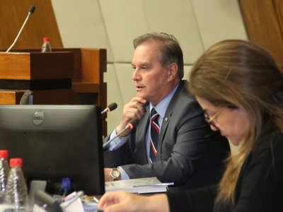 Ministro de Vivienda defendió presupuesto 2020