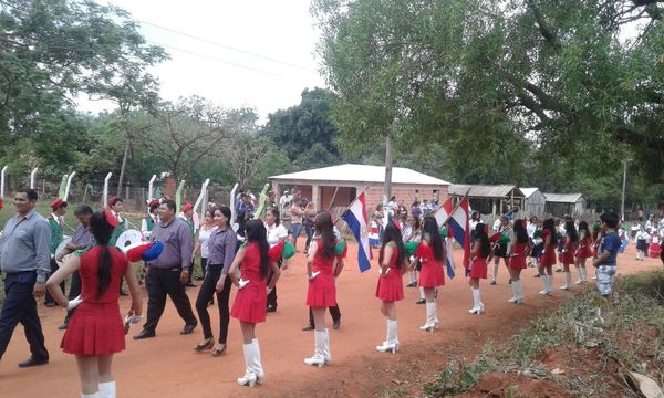 Desfile en homenaje a San Miguel