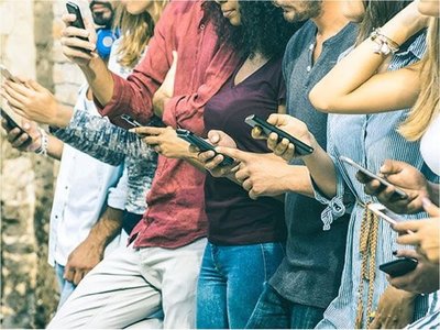 Adicción al teléfono puede llevar a depresión