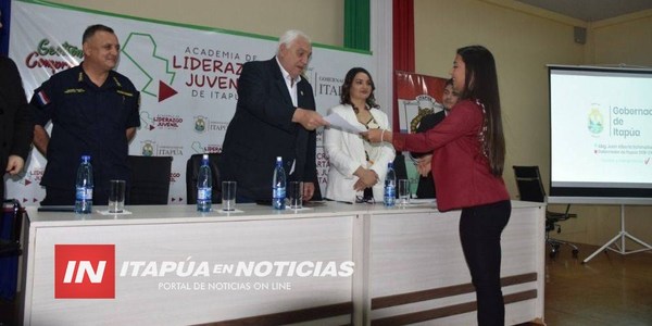 JÓVENES REALIZARON CLAUSURA DE LA ACADEMIA JUVENIL DE LIDERAZGO