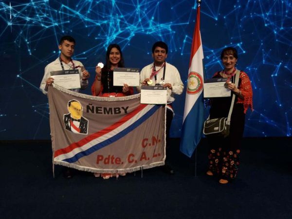 Jóvenes volvieron de Abu Dhabi