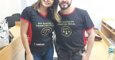 La ex reina de belleza es Master en Derecho Penal