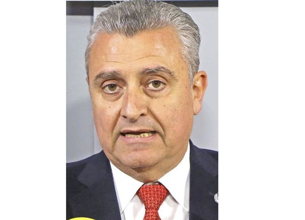 Auditoría pide documentos sobre comisarías con “muebles de oro”