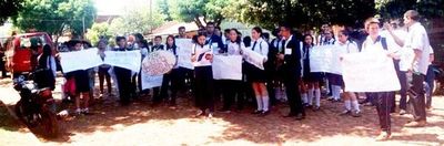 Piden renuncia de intendente de Otaño - Política - ABC Color