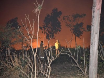 Provocaron feroz incendio al querer cocinar lo que pescaron