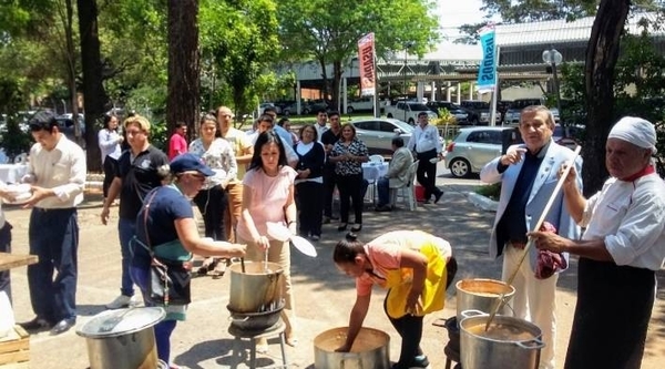HOY / Servirán 700 platos de jopara frente a la Municipalidad de Asunción