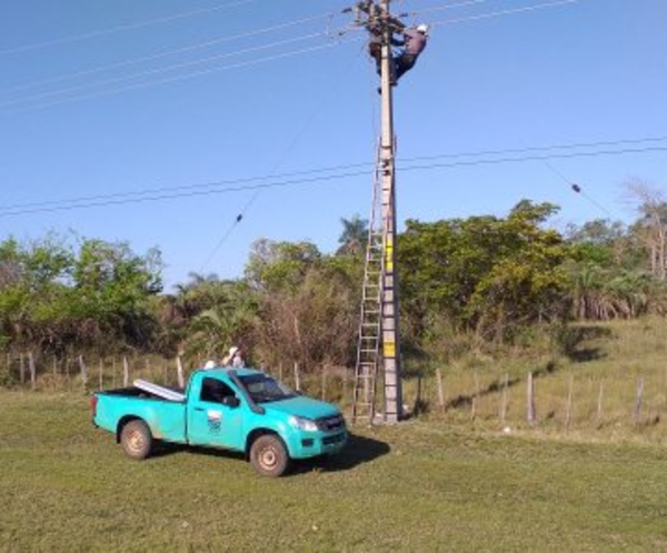 Alta demanda y fuertes vientos dejaron sin energía eléctrica a varias zonas