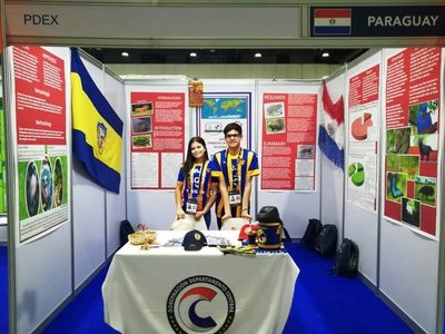 Estudiantes paraguayos obtienen medalla de oro en Emiratos •