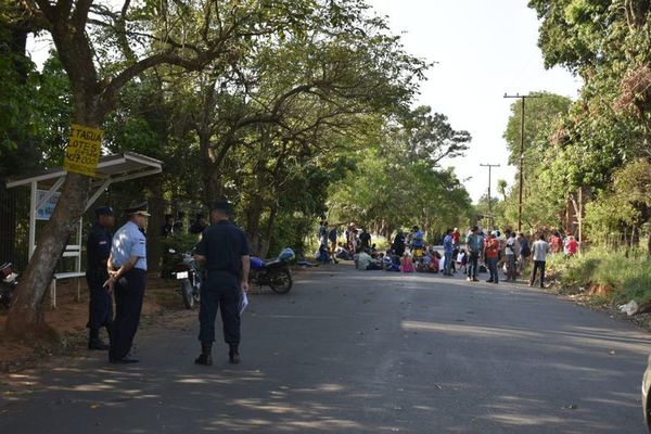 Familias se resisten a ser desalojadas en Itauguá - Nacionales - ABC Color