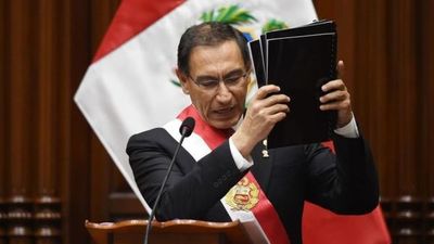 Perú, en crisis política: Amanece con dos presidentes tras disolución del Congreso