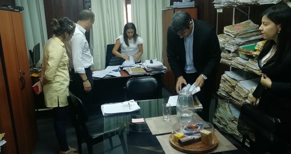 Allanan oficinas del INDERT por denuncias de pedido de coima » Ñanduti
