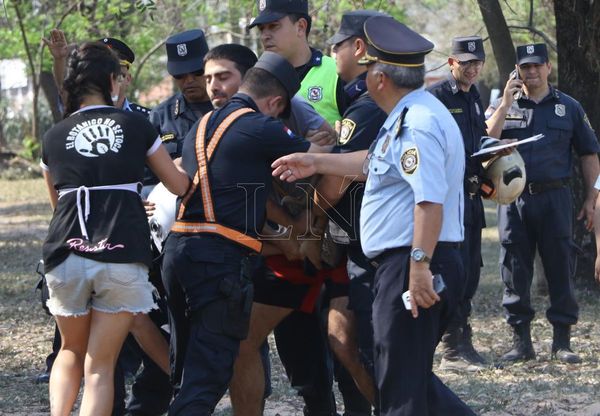 Botánico: cinco personas detenidas por impedir avance de máquinas