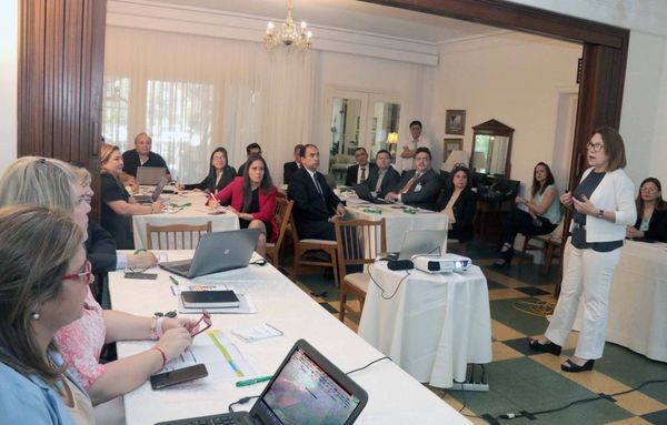 Socializan Plan Operativo Institucional con directores