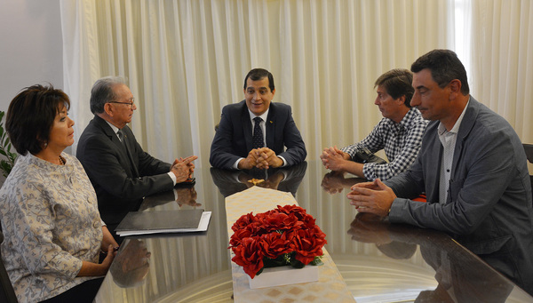 Presentan proyecto de fábrica de ladrillos como método de reinserción social | .::Agencia IP::.