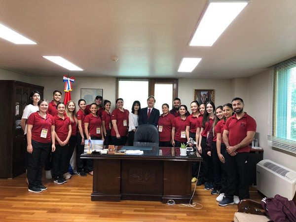 Elenco Paraguay Rekove brilla en Corea del Sur