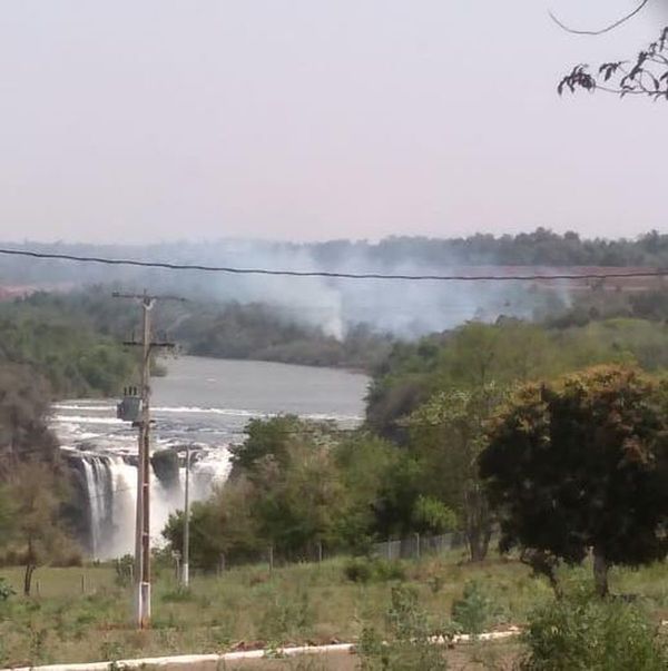 Incendio en zona Saltos del Manday fue provocado por vecinos