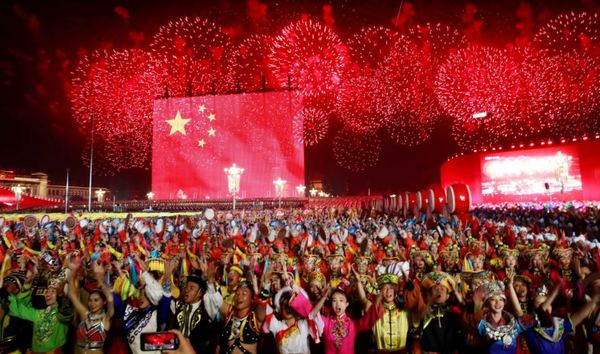 China celebró los 70 años del régimen comunista e inquieta a EEUU con un misil » Ñanduti