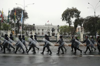 Perú: “Es la primera vez que hay un choque de poderes tan fuerte”