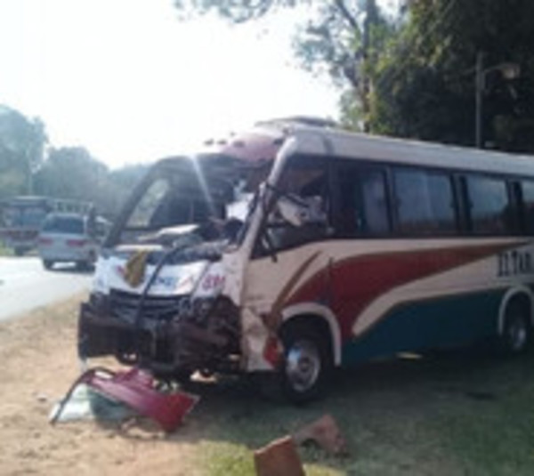 Chófer de un ómnibus fallece en un nuevo accidente en Itá - Paraguay.com