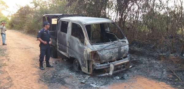 Intentó salvar su campo y se le incendió hasta el vehículo - Nacionales - ABC Color