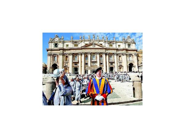 Vaticano registra su secretaría  por denuncias  financieras