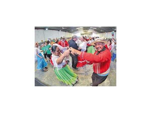 Adultos mayores celebraron su día desplegando talento