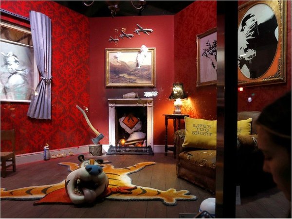 El enigmático Banksy vende sus creaciones en una tienda temporal