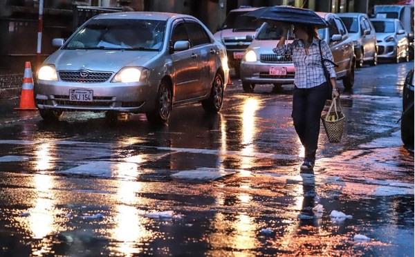 Anuncian un miércoles cálido, con lluvia y ocasionales tormentas eléctricas - ADN Paraguayo