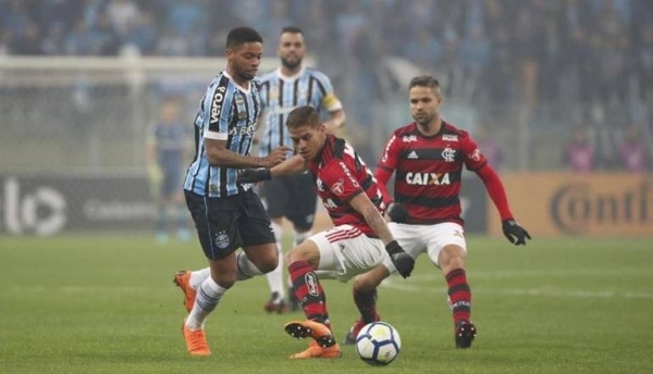 HOY / Dos colosos brasileños inician su disputa por el boleto a la final de la Libertadores
