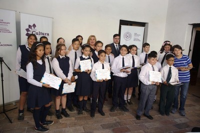 Cultura premió a estudiantes ganadores del Concurso Kambá | .::Agencia IP::.