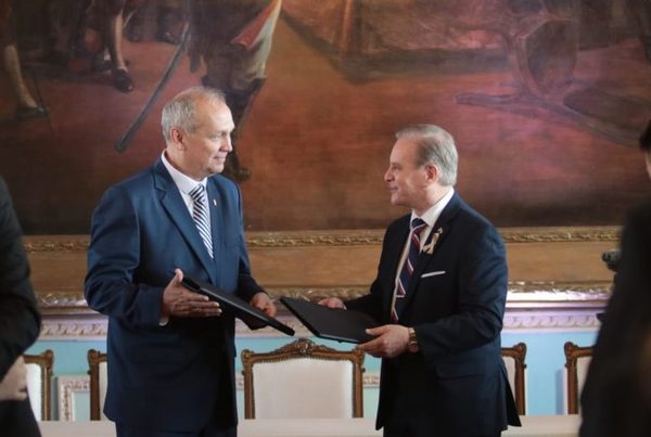 Municipalidad de Asunción y Gobierno Nacional cierran acuerdo que permitirá construcción de 1.800 viviendas