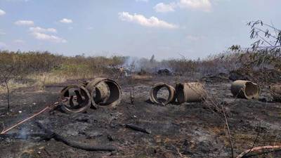 Tras feroz incendio, inhabilitan el Parque Guasu. El panorama es desolador - ADN Paraguayo