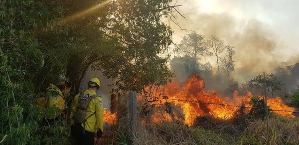 Notable trabajo altruista de los bomberos voluntarios