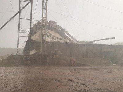 Temporal afecta a silo y derrumba murallas en Katueté