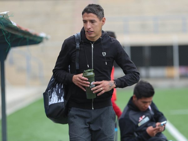 Estudio y fútbol, Nelson Cabrera demuestra que sí se puede