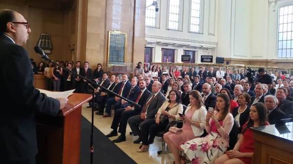 Asumió nuevo presidente del BNF