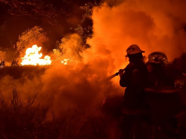 La historia del bombero que pasó su cumpleaños salvando el Parque Guasu