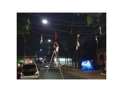 ¿Por qué Villarrica amaneció con tantos sostenes colgantes?