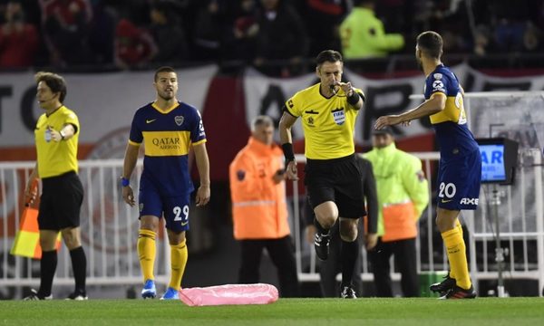 En medio de polémicas, River vence a Boca en el Monumental