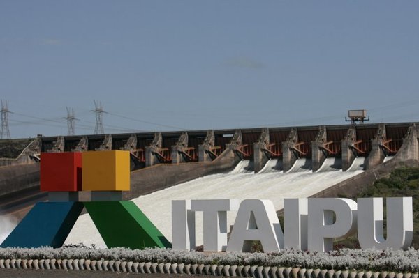 Por primera vez en 45 años Itaipu destina importantes recursos a grandes obras de conectividad