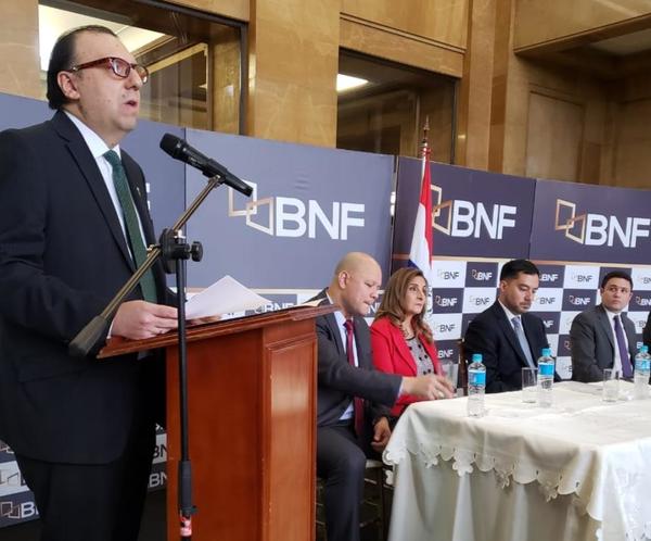 Carlos María Florentín asumió como nuevo presidente del BNF