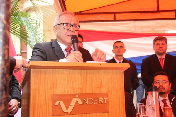Presidente del Indert no va a renunciar a pesar del escándalo por negociado de tierras - ADN Paraguayo