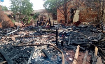 Vivienda del Km 11 es consumida por un incendio