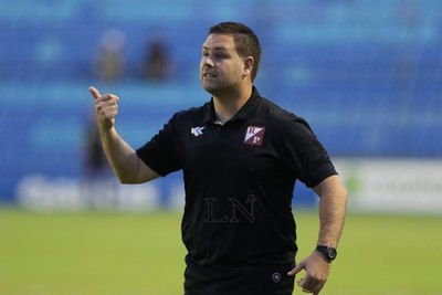 Daniel Farrar ya no es DT del 'Kelito'