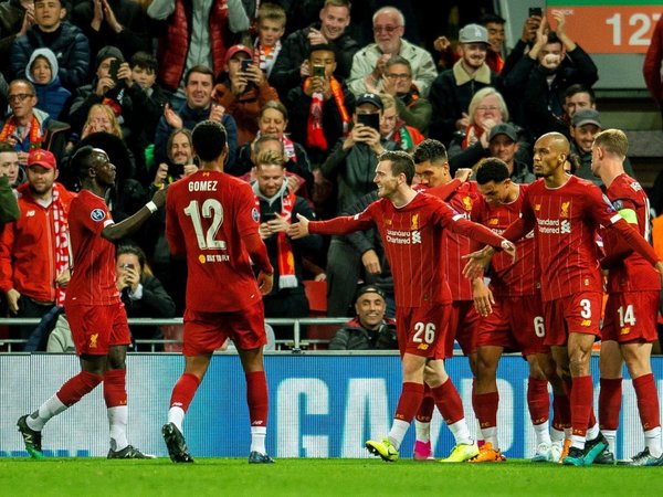 El osado Salzburgo hace dudar a un intermitente Liverpool