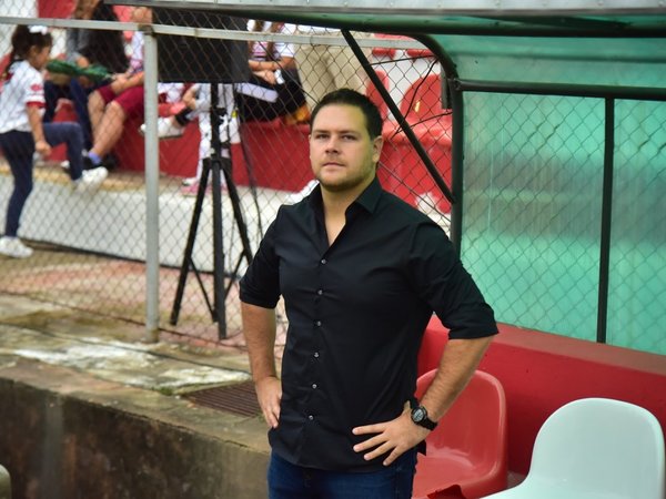 El Kelito se queda sin técnico