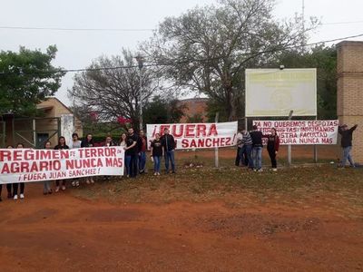 Estudiantes de Derecho de Quiindy levantan toma de la sede universitaria - Nacionales - ABC Color