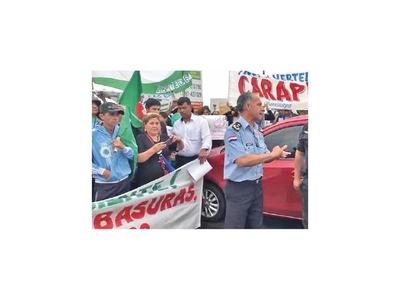 Protestan contra vertedero con  cierre de ruta en   Yaguarón